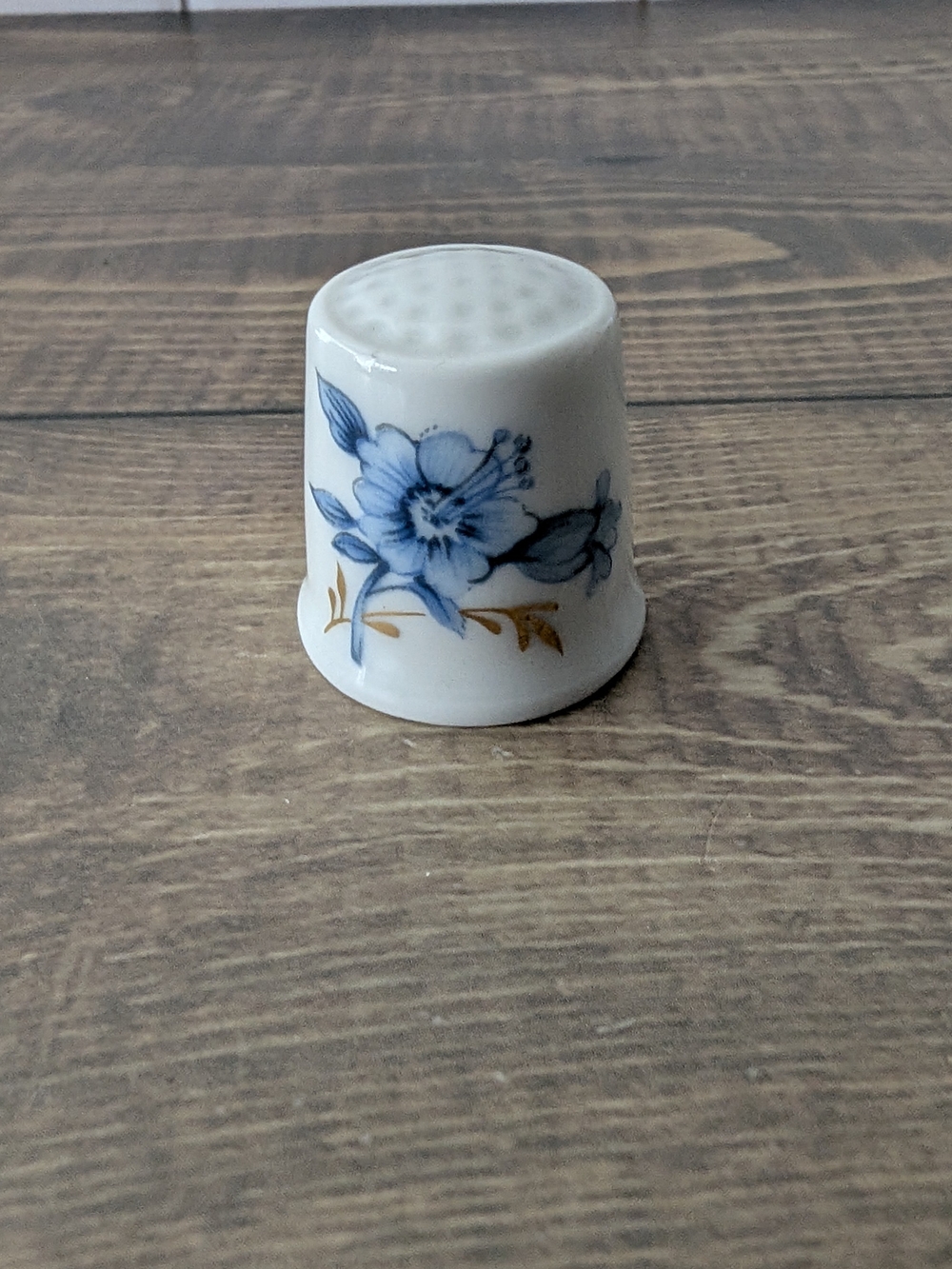 Hutschenreuther Germany Porcelain Thimble Blue Flower Gold Vintage Collectible